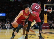 开云平台-包含热火客场大胜小牛，韦德助攻传威少的词条