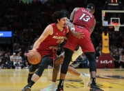 开云平台-包含热火客场大胜小牛，韦德助攻传威少的词条