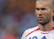 开云下载-赛道上的太阳，贝恩如何用火力压制在F1争冠战中接管比赛