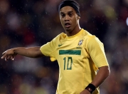 开云下载-戈麦斯一锤定音，比利时一波流带走芬兰，欧洲杯赛场再现经典闪电战