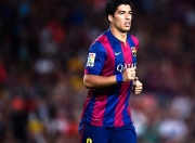 开云体育在线-西甲国家德比焦点战，黄蜂爆冷猛龙，体育世界的双重戏剧