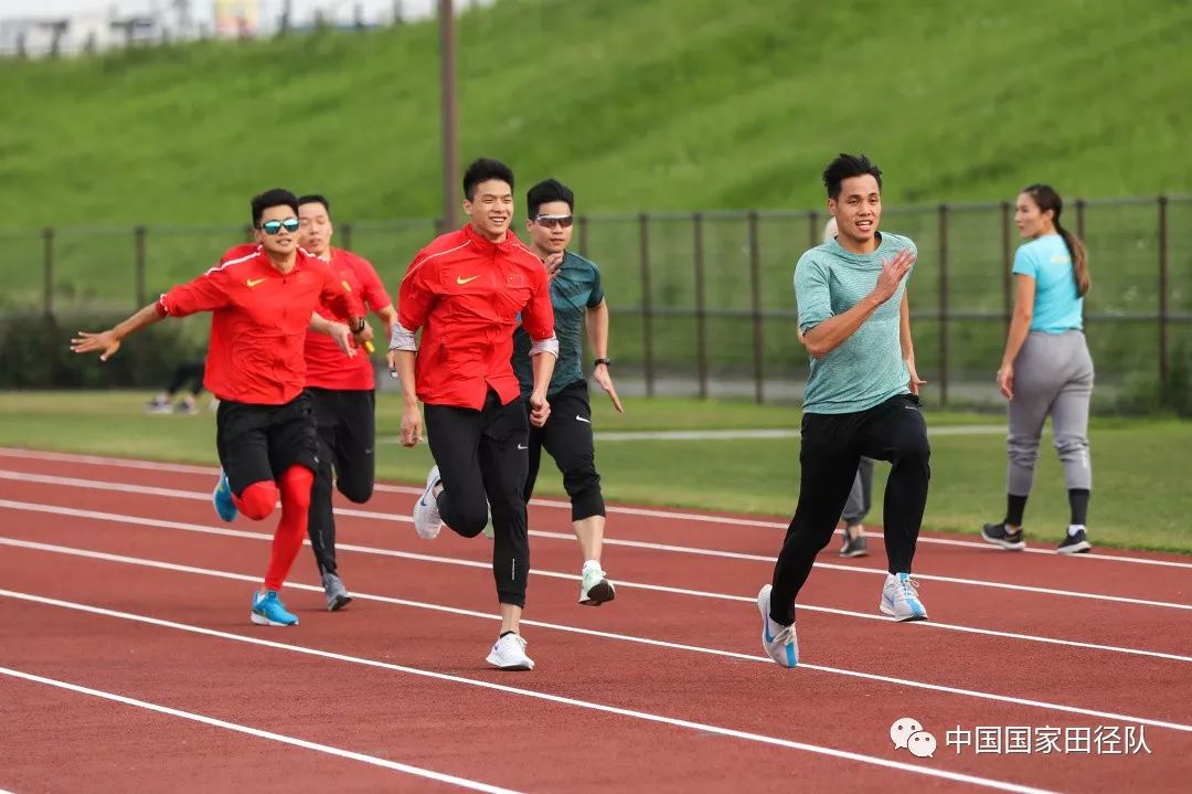 田径接力赛夺冠即将揭晓,选手们备战充分 田径接力赛夺冠即将揭晓,选手们备战充分