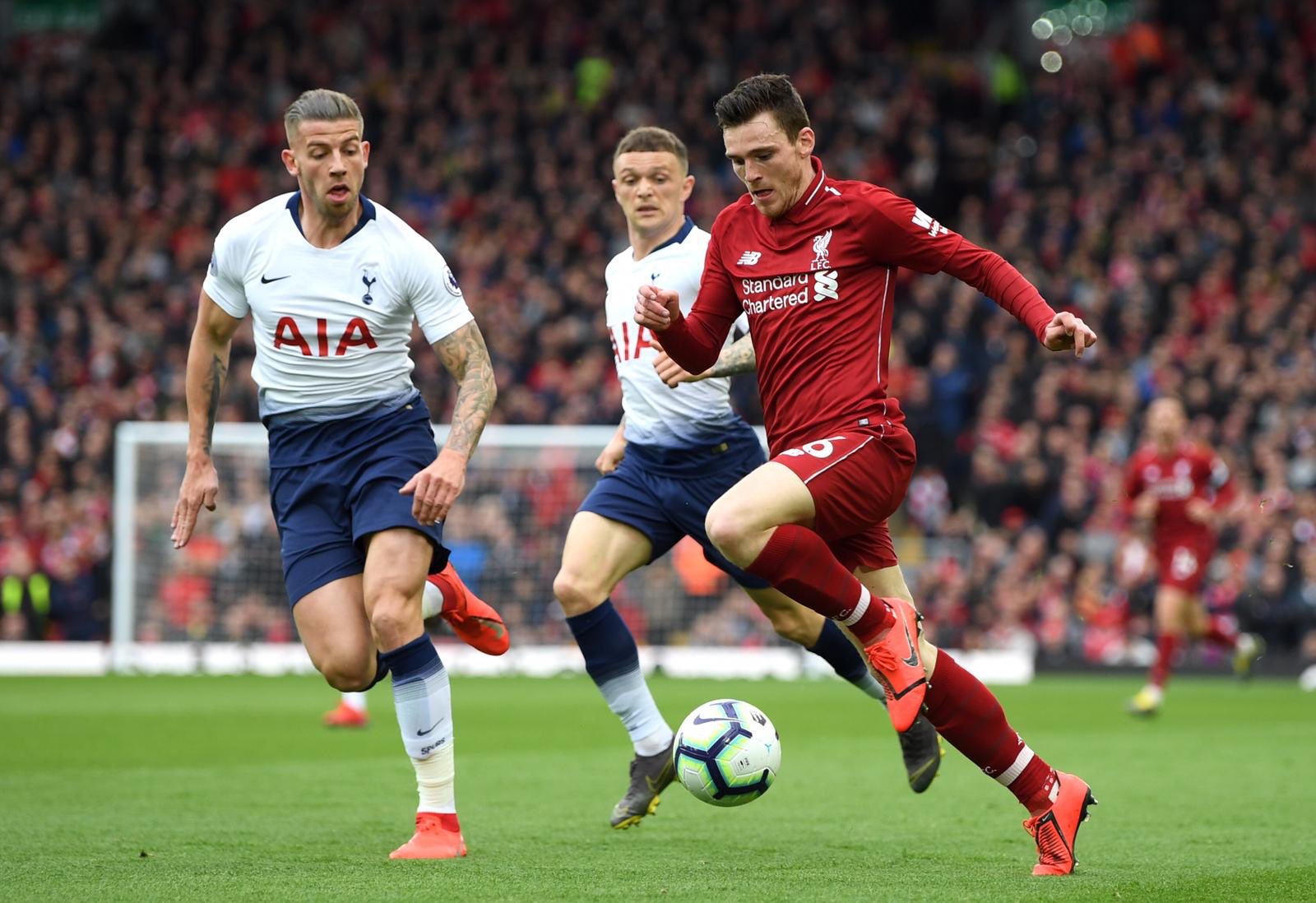 包含诺里奇客场败给热刺，遭遇两连败的词条