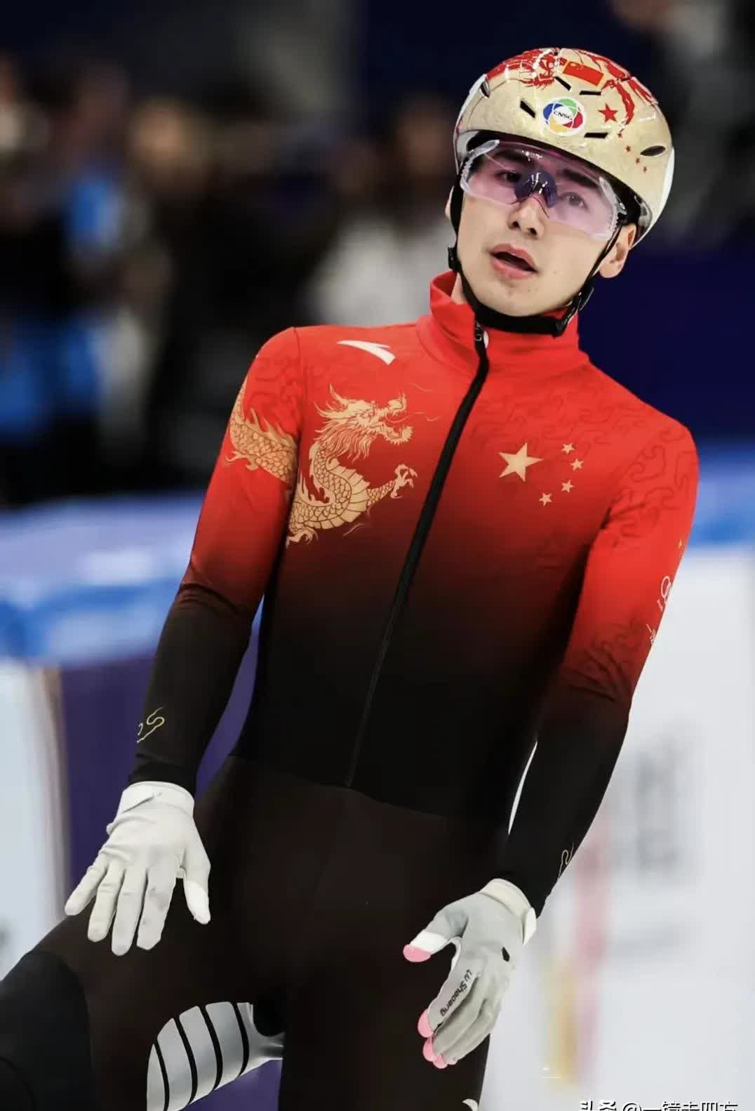 包含短道速滑新星崭露头角，创造历史佳绩的词条