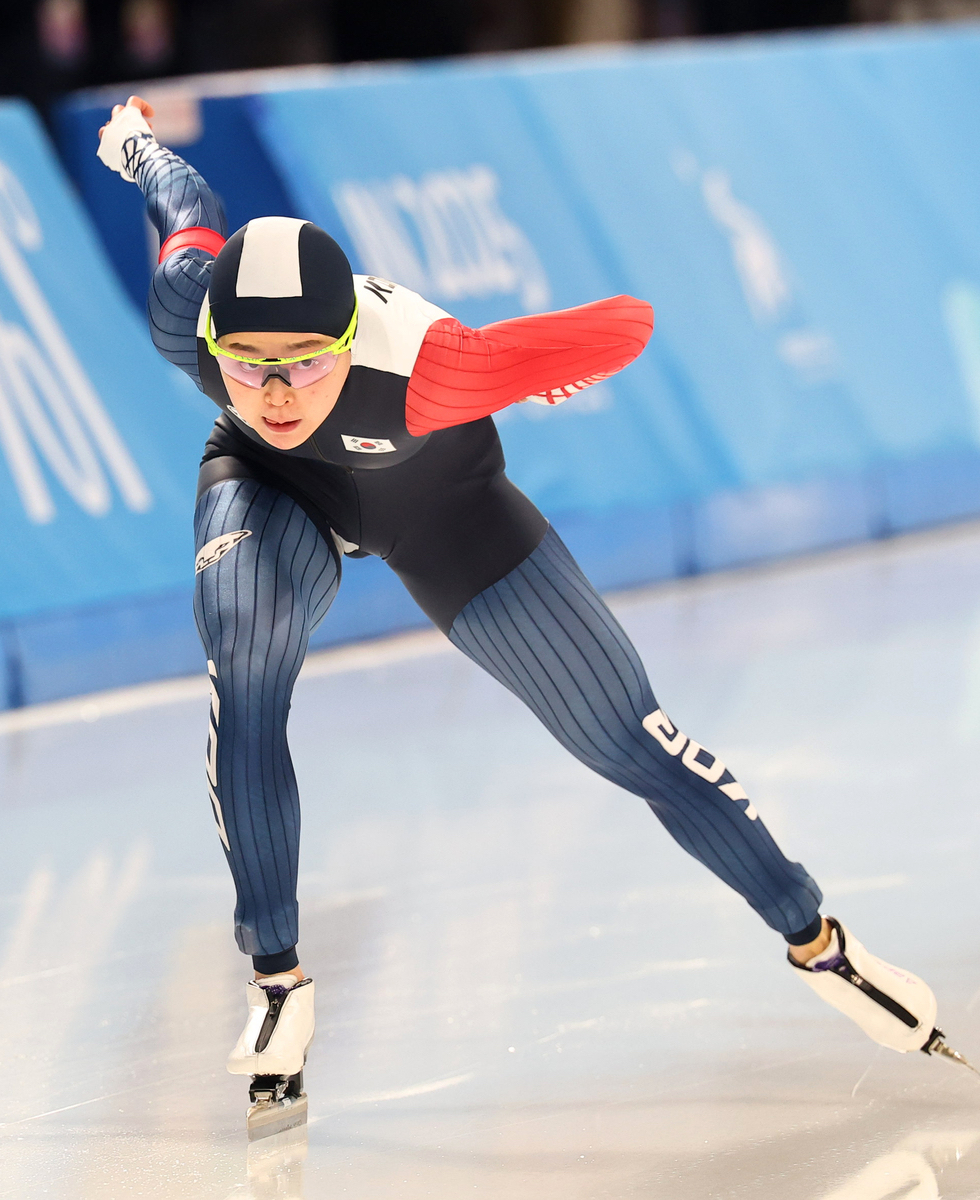 包含短道速滑新星崭露头角，创造历史佳绩的词条