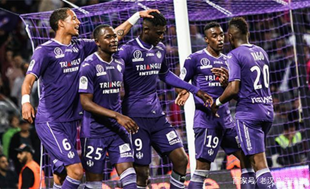 包含亚眠客场击败图卢兹，重返胜利轨道的词条