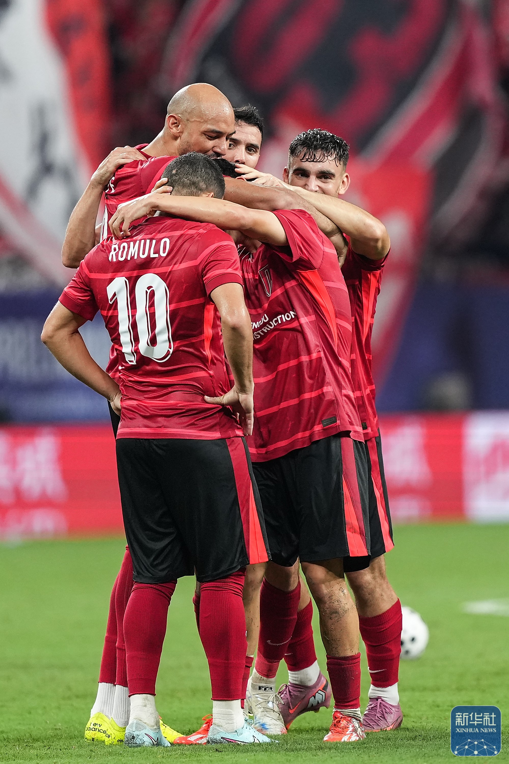 阿曼球队昂首晋级,创造奇迹 阿曼球队昂首晋级,创造奇迹