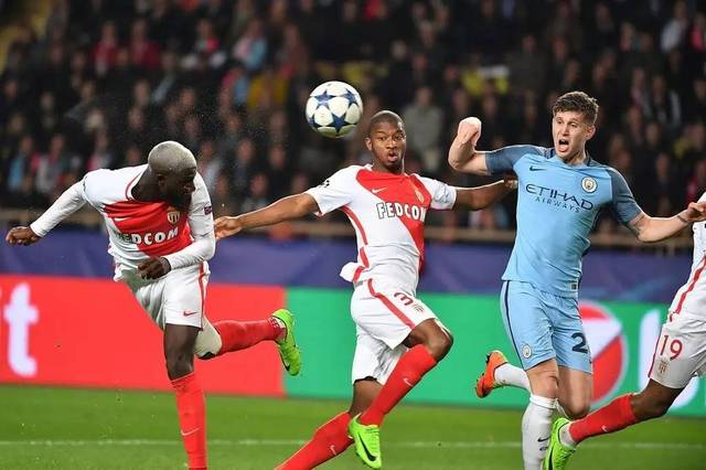 摩纳哥体操选手跃居领先位置