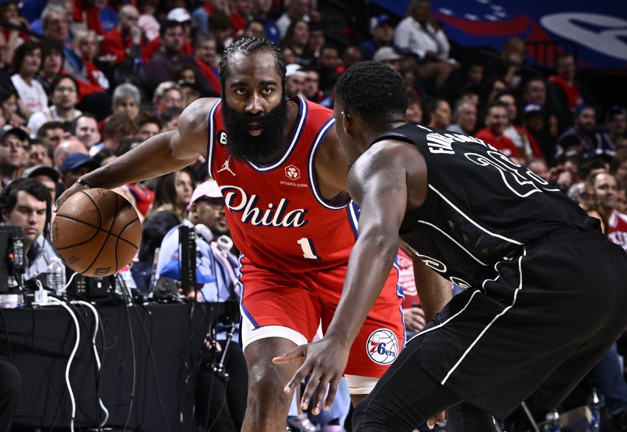 关于鹈鹕轻取凯尔特人B队，哈登关键制胜的信息