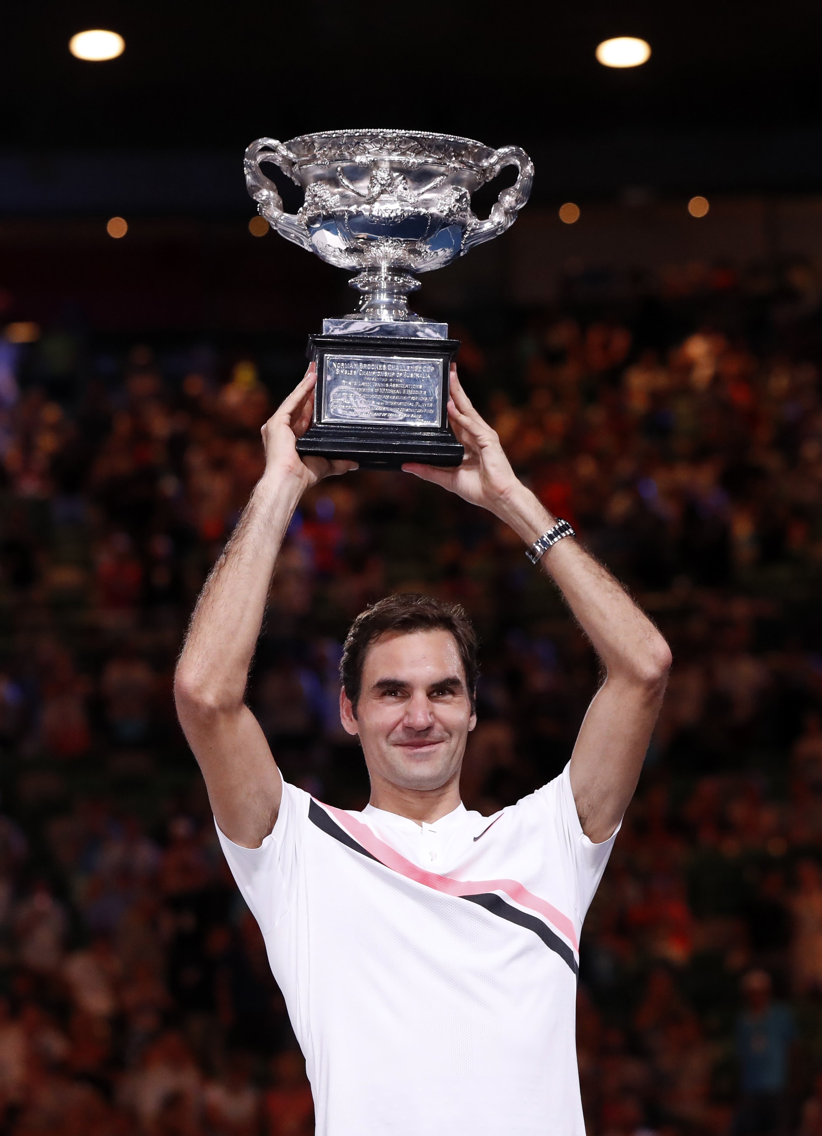 关于欧洲网球队爆冷英国网球队，费德勒送出助攻的信息