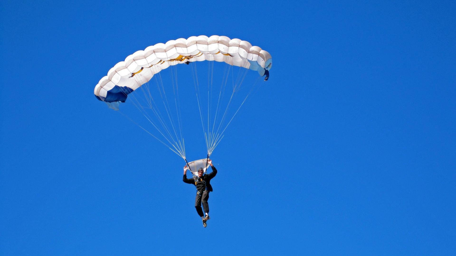 大场面先生，阿尔瓦雷斯在NBA总决赛之夜的传奇