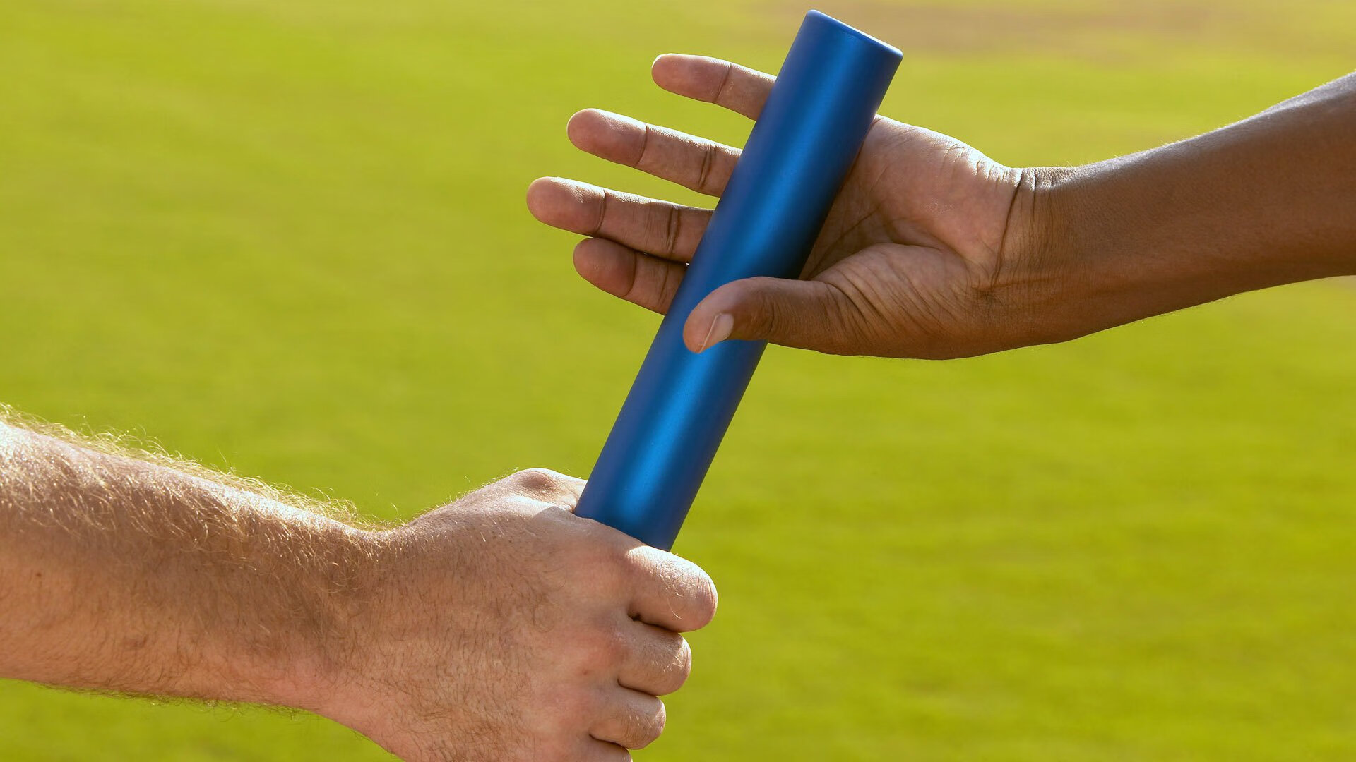 逆转与统治，德国足球的坚韧与安赛龙的羽球传奇